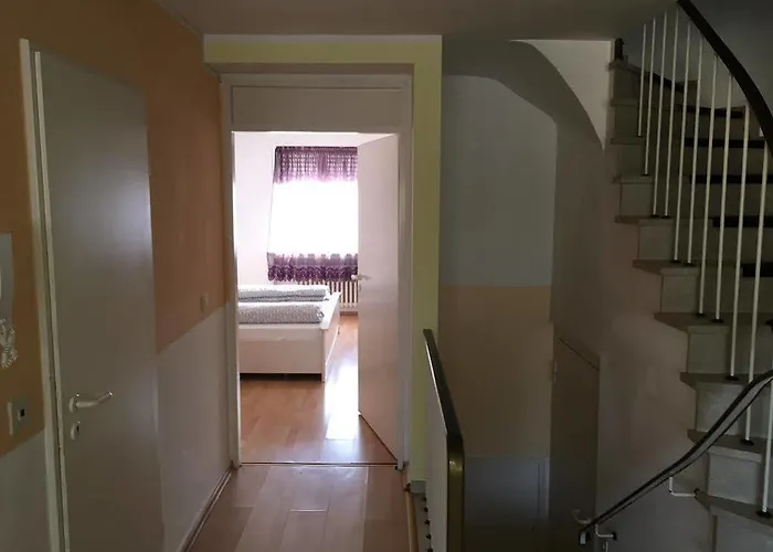 A&s Roonstrasse Апартаменты